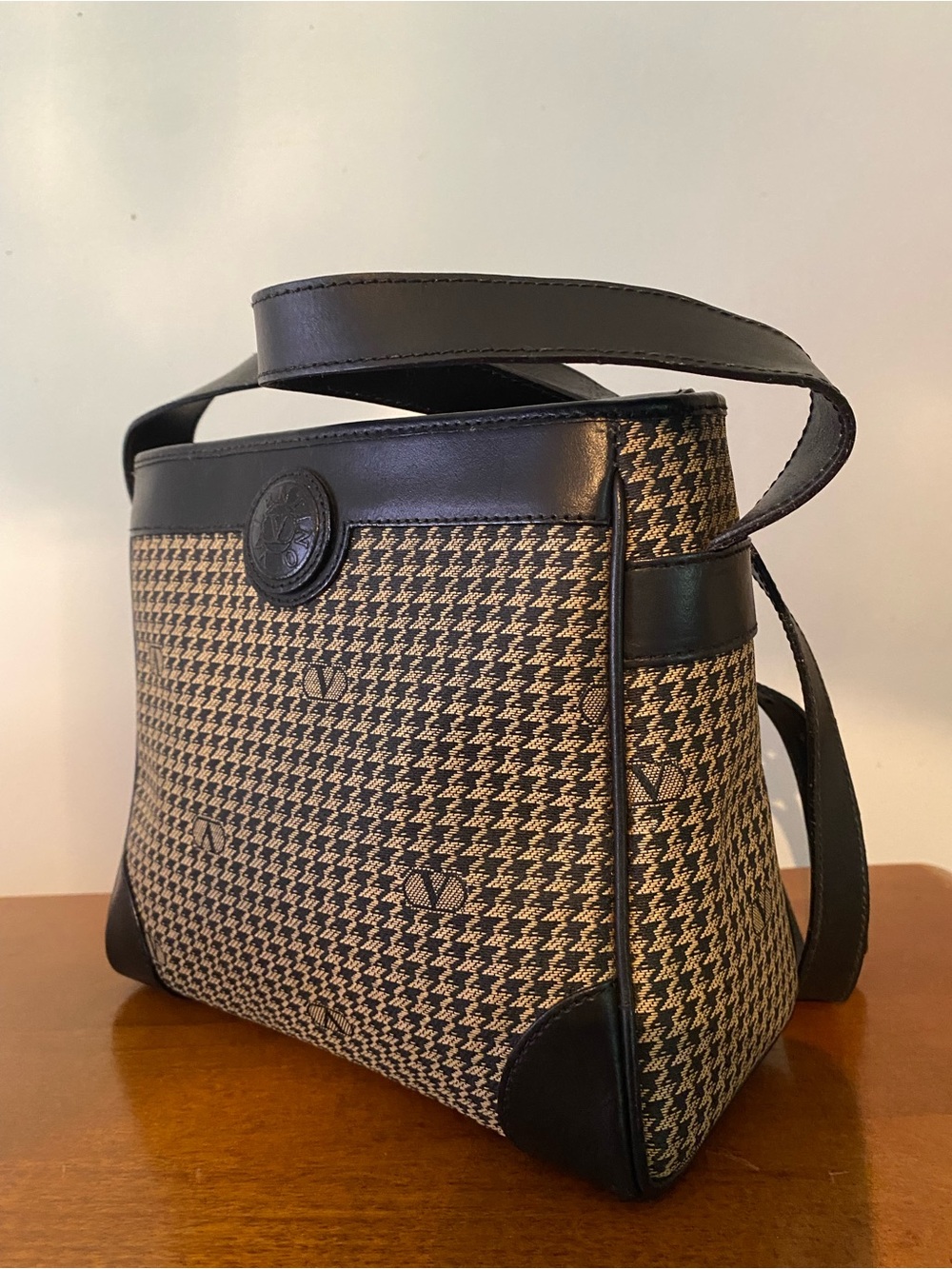Authentic Valentino Garavani Black and Beige Houndstooth Crossbody Bag